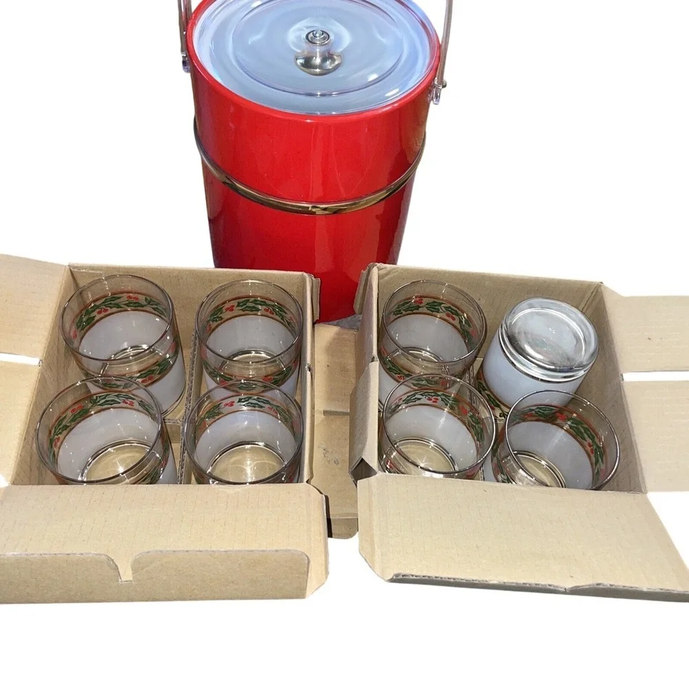 ServeMates 9 Piece Barware Set Ice Bucket 8 Frosted Glasses Holly Berry Gold Trm